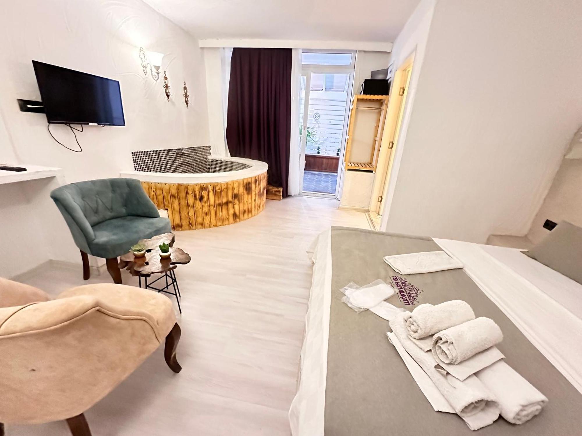 Hotel Tek Han *