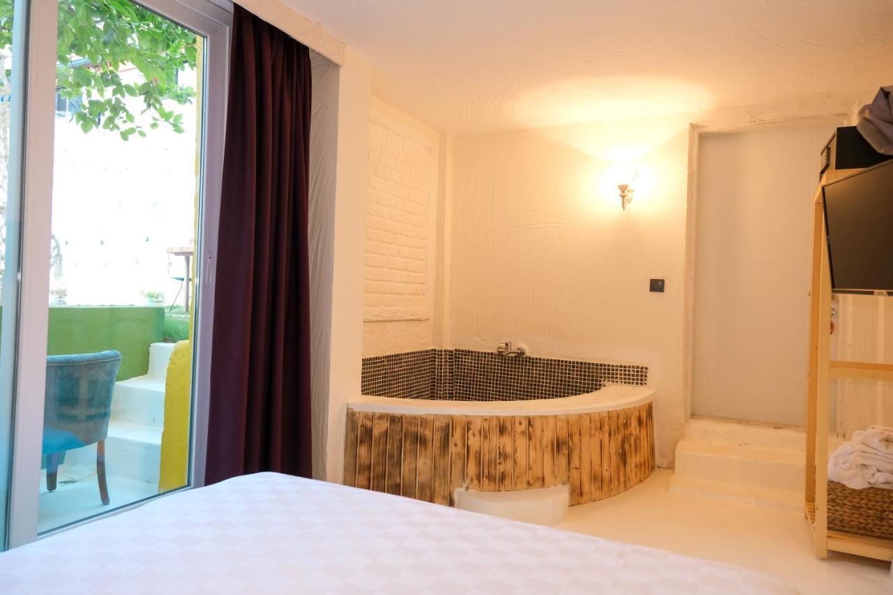 Hotel Tek Han *
