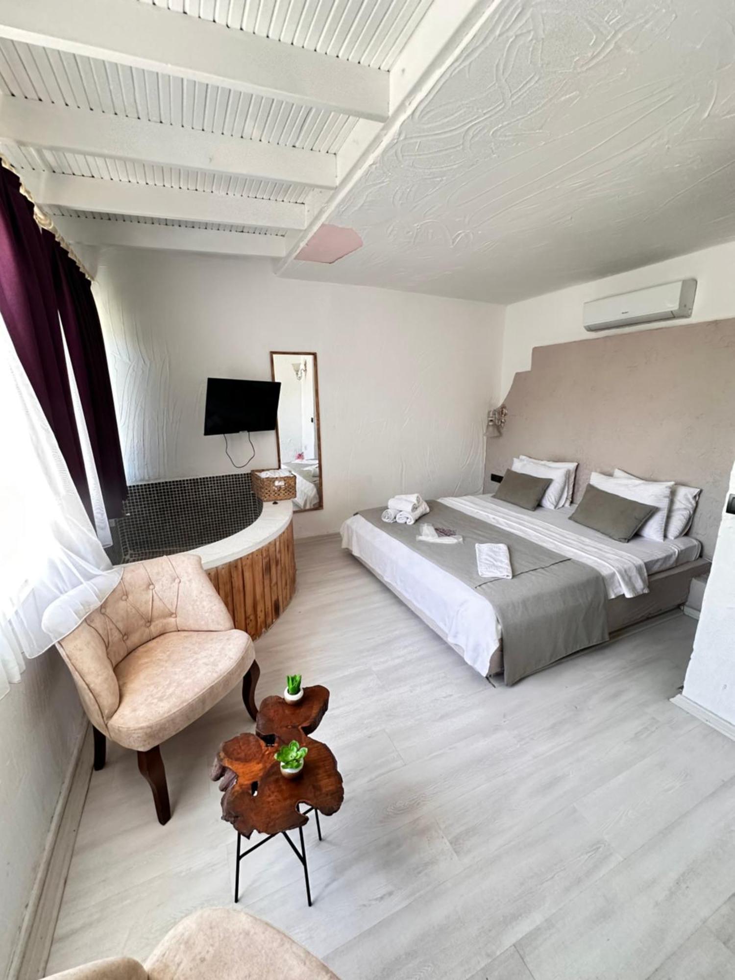 Tek Han Hotel *