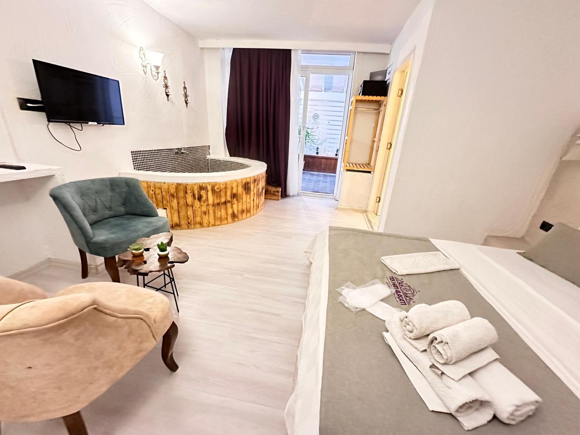 Hotel Tek Han *